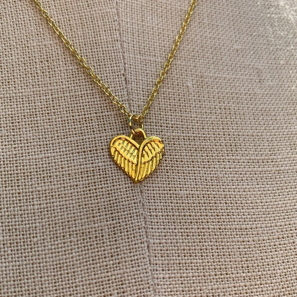 NWT Sterling Silver Plated Chain & Angel Heart Wings Alloy Metal Charm Necklace - Picture 7 of 10